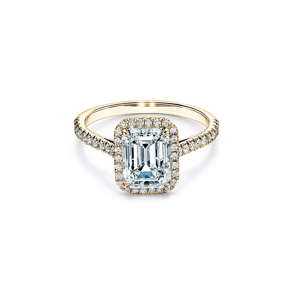 Classic Emerald-Shaped Diamond Halo Setting Engagement Ring